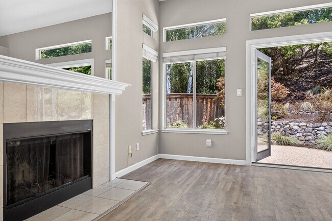 Building Photo - Single-Story Black Diamond Beauty on a Quiet Court with Private Backyard!!