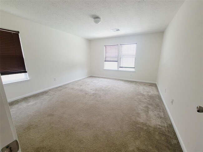 Building Photo - 15606 Barton Orchard Ln