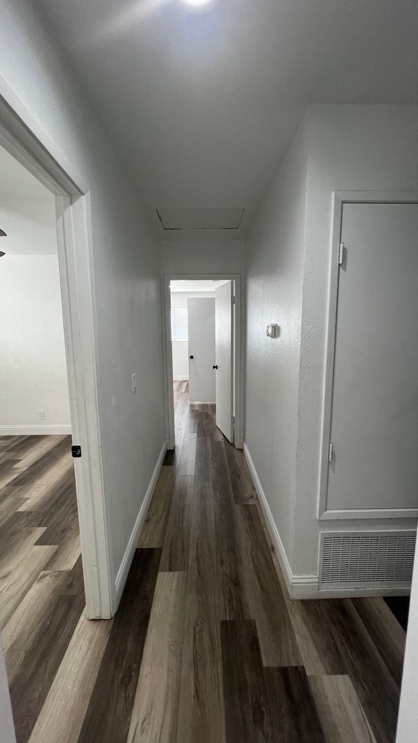 Building Photo - UPGRADED 4 bedroom 2 bathroom home