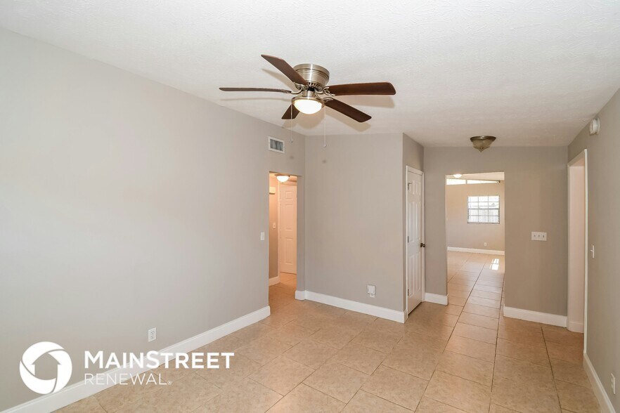 Building Photo - 7613 Crest Dr N