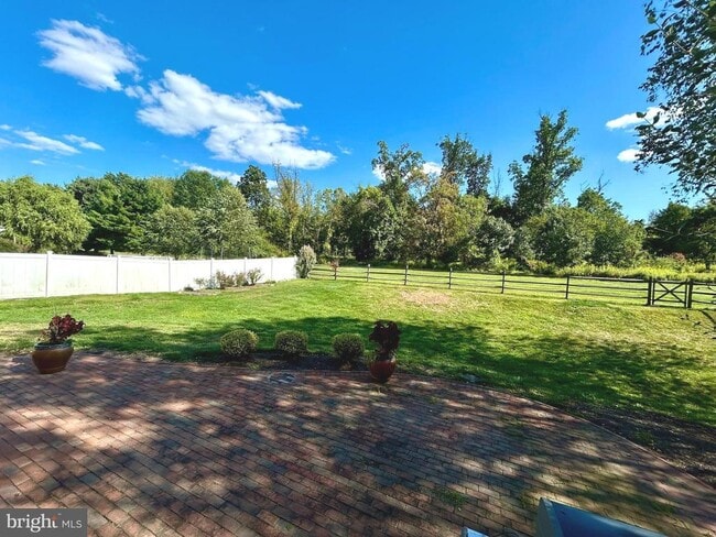 Building Photo - 3879 Charter Club Dr