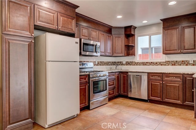 Building Photo - 6621 Birchton Ave