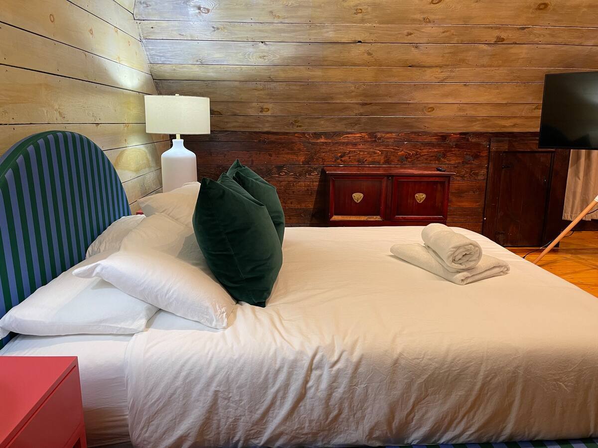 Building Photo - 50 Edgehill Rd