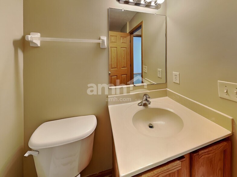 Building Photo - 1162 McNeil Dr