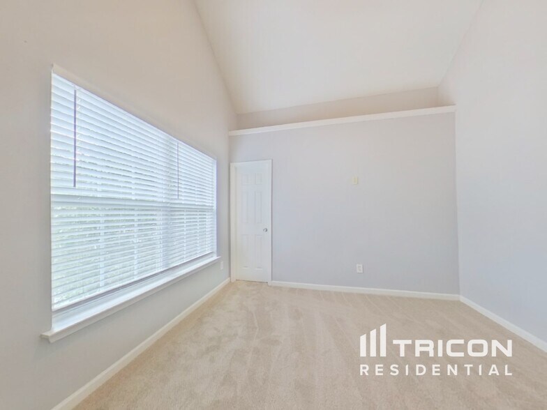 Building Photo - 4247 Arnolds Mill Overpass