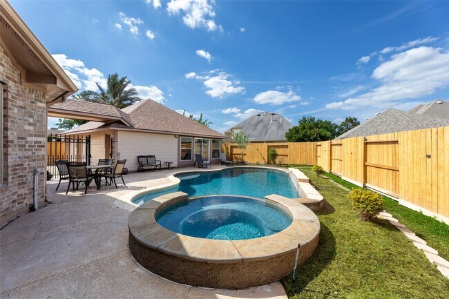 Building Photo - 25314 Greenwell Springs Ln