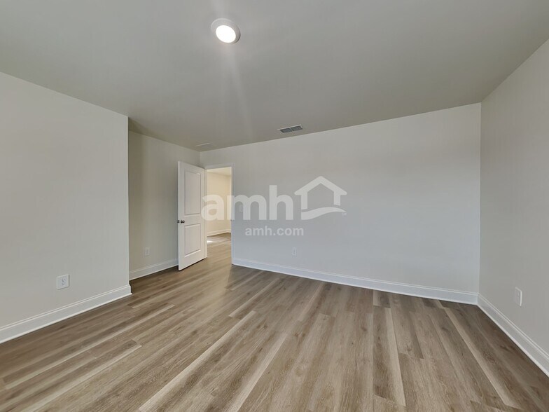 Building Photo - 3099 Ansley Place Rd