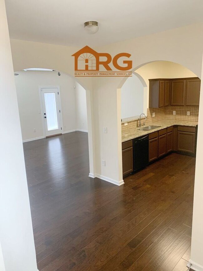 Building Photo - 2b / 2.5b in Smyrna WATER INCLUDED