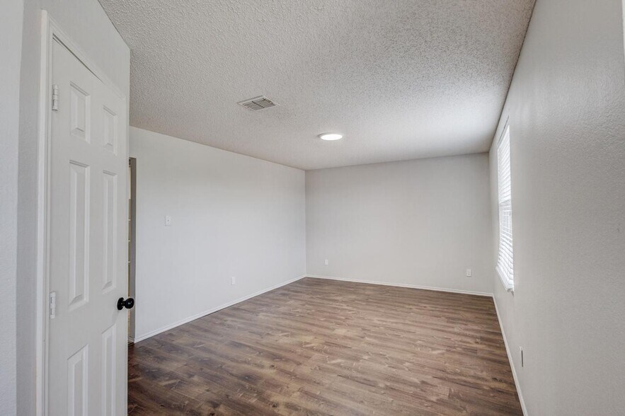 Building Photo - 1352 Dawson Way
