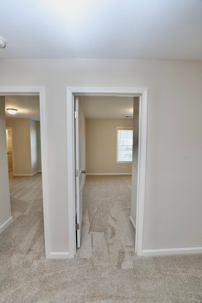 Building Photo - 1960 Barnhart Dr