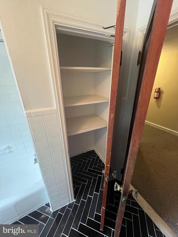 Building Photo - 301 E Main St