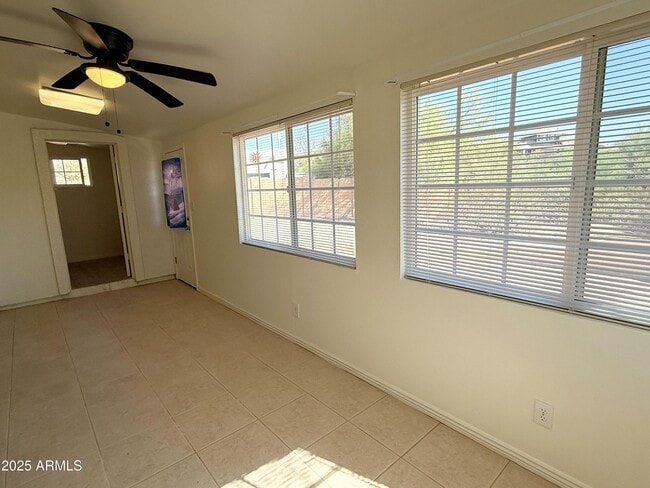 Building Photo - 867 N Arroya Rd