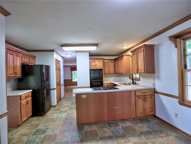 Building Photo - 2101 Mark Hall Ct NE