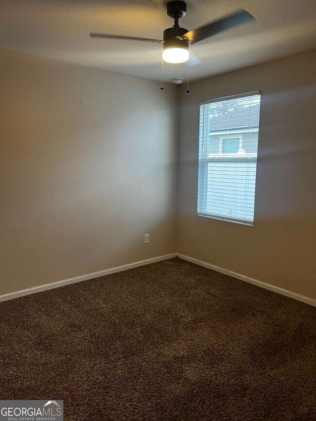 Building Photo - 306 Cedar Breeze Dr