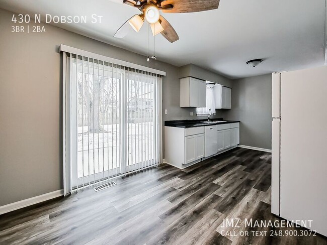 Building Photo - 430 N Dobson St