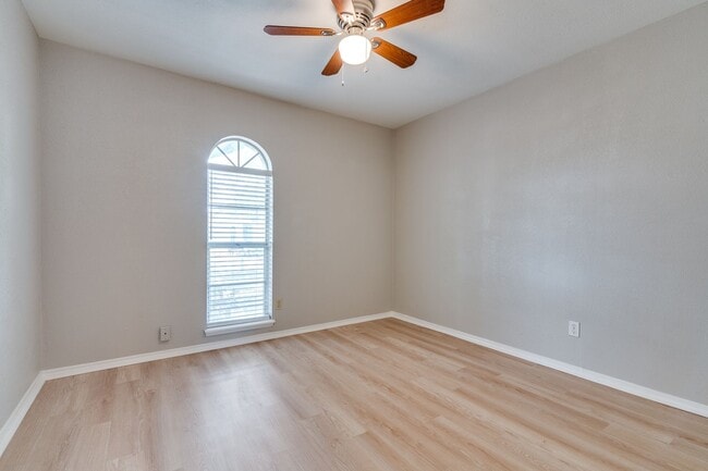 Building Photo - 3 Bed/2 Bath Hidden Treasure in Garland