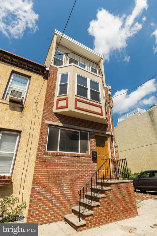 Building Photo - 1026 Dorrance St