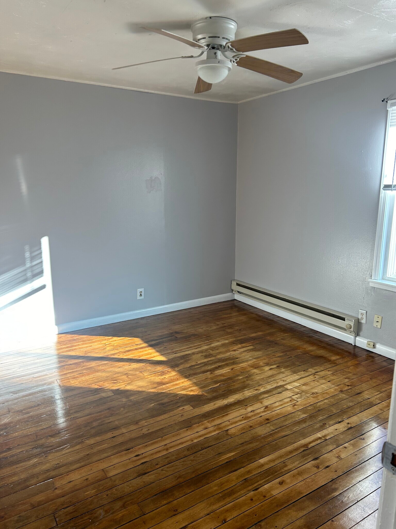 Building Photo - 816 Alder St