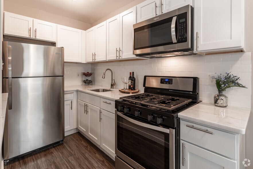 Lennox Apartments 236 W Walnut Ln Philadelphia PA 19144 Apartment