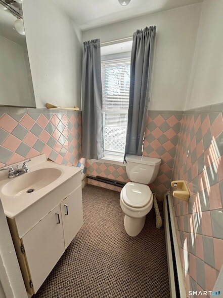 Building Photo - 73 Peck St