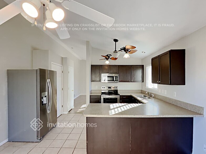 Building Photo - 5824 S Quemoy Cir