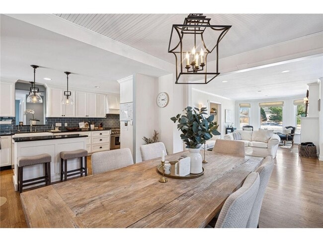 Building Photo - 5 Cooper Ave