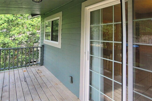 Building Photo - 3202 Birch Creek Dr