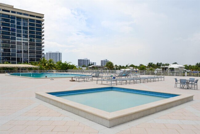 Building Photo - 1985 S Ocean Dr