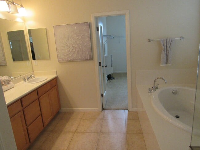 Building Photo - Gorgeous 4 Bed/3 Bath Mountain House Home ...