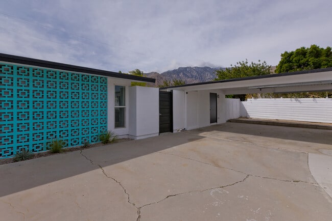 Building Photo - 765 Rosa Parks Rd