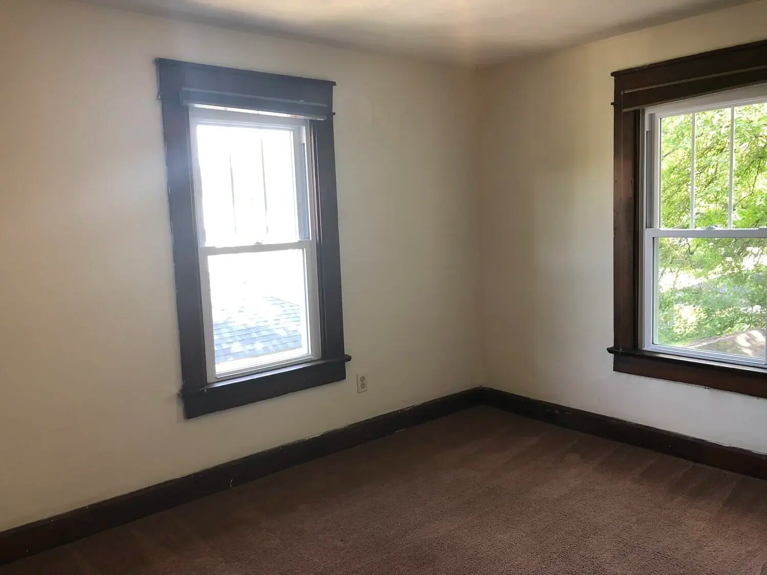 Building Photo - 518 E 2nd St