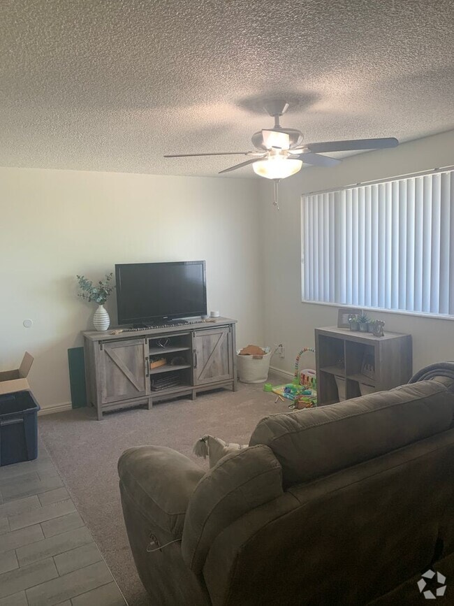 Building Photo - 2 Bed 1 Bath, Apartment in Provo