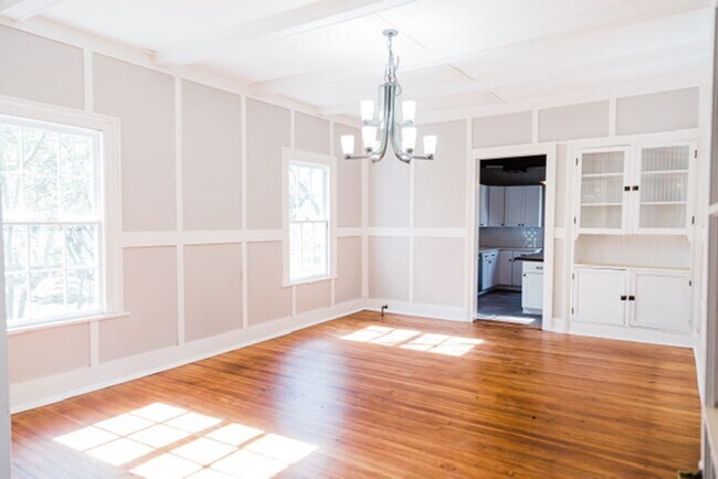 Building Photo - COMING SOON: 129 N 4th St - 4bd and 2ba
