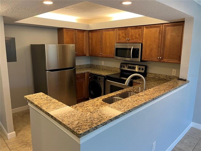 Building Photo - 2630 Coconut Bay Ln