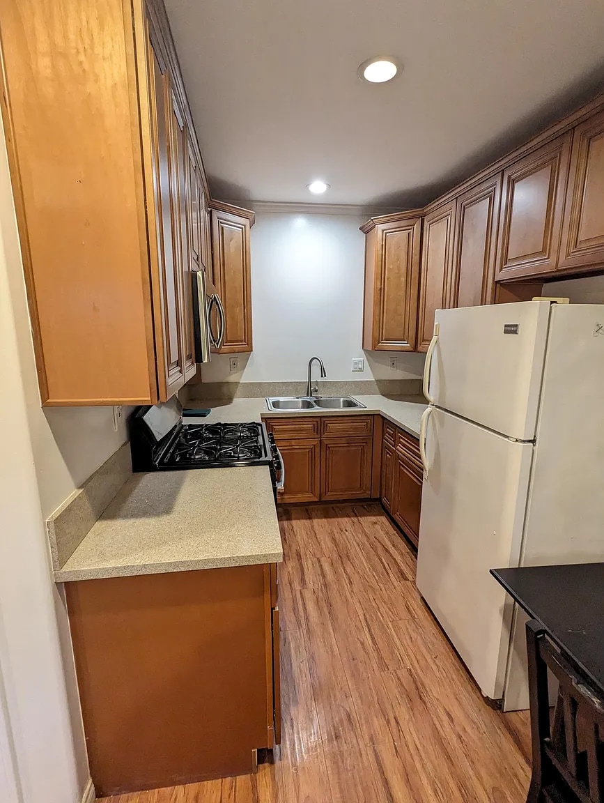 Building Photo - 12640 Bessemer St