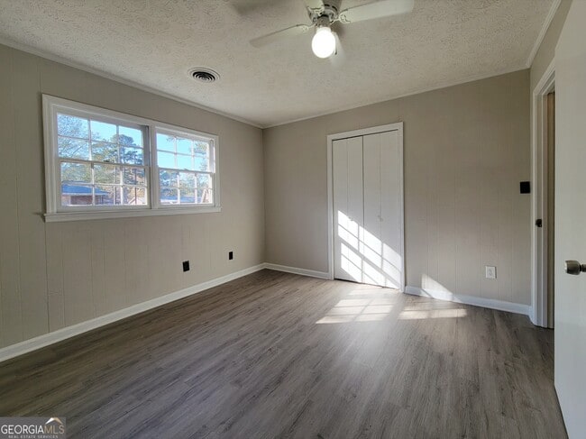 Building Photo - 354 Emily Cir