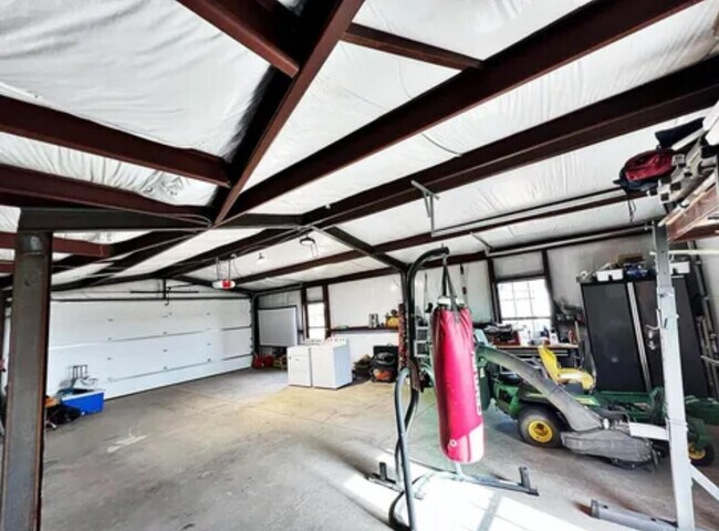 Building Photo - 16704 County Rd 1350