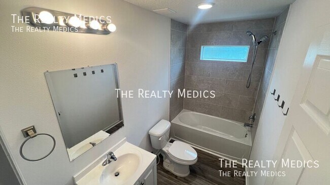 Building Photo - 2498 Cogan Dr