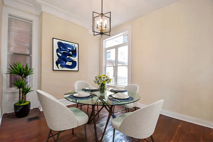 Building Photo - 1005 Sheffield St