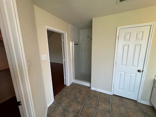 Building Photo - 9907 Rushing Springs Dr