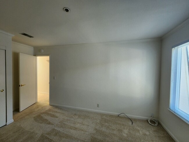 Building Photo - Redwood city townhouse