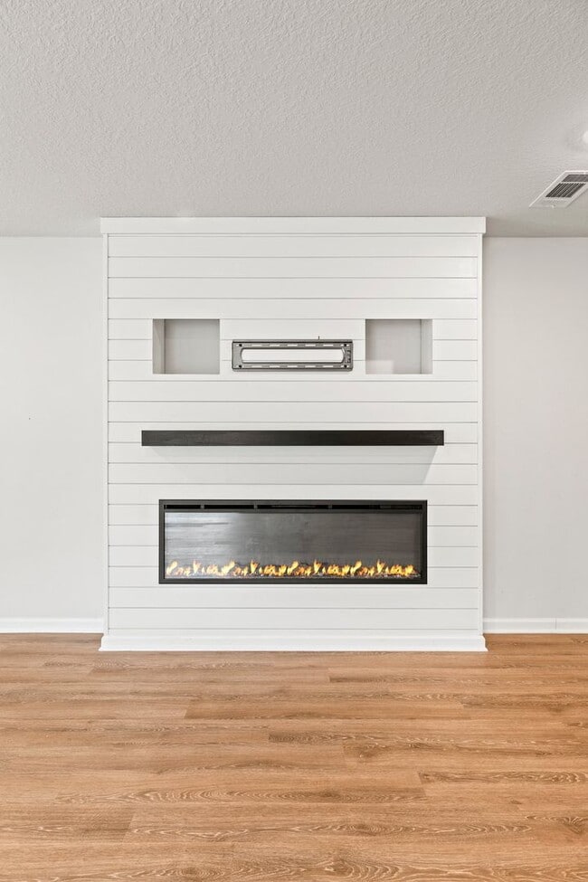 Building Photo - 6705 Sarah Ann Way