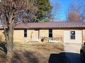 Building Photo - Spacious 4 Bedroom, Fully Updated & Move-In Ready!