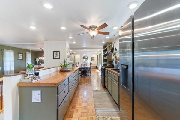 Building Photo - 60 Crescent Dr