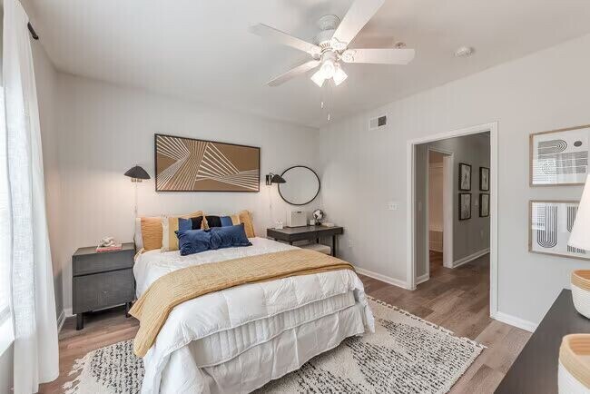 Building Photo - Comfort, Style & Value!