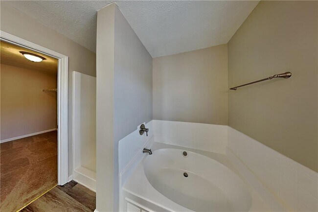 Building Photo - 3193 English Ivy Ln