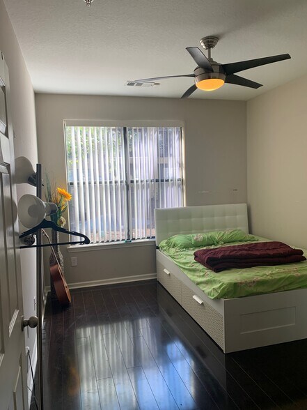 Guest bedroom - 400 17th St NW