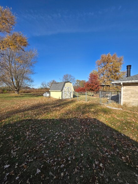 Building Photo - 7520 W Manson Colfax Rd