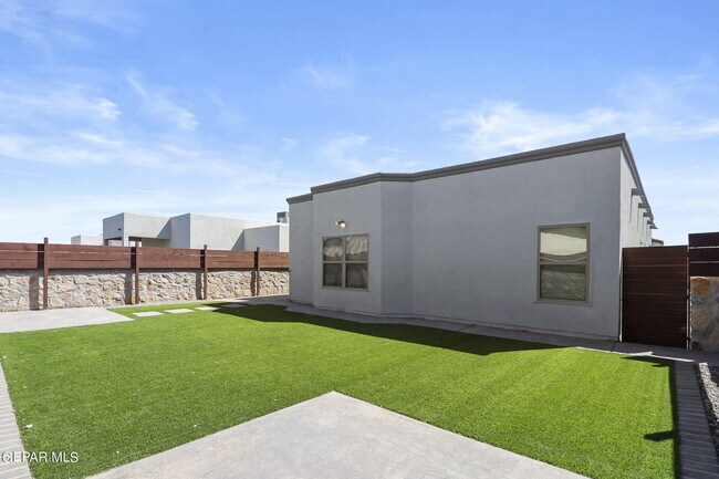 Building Photo - 947 Follifoot Pl