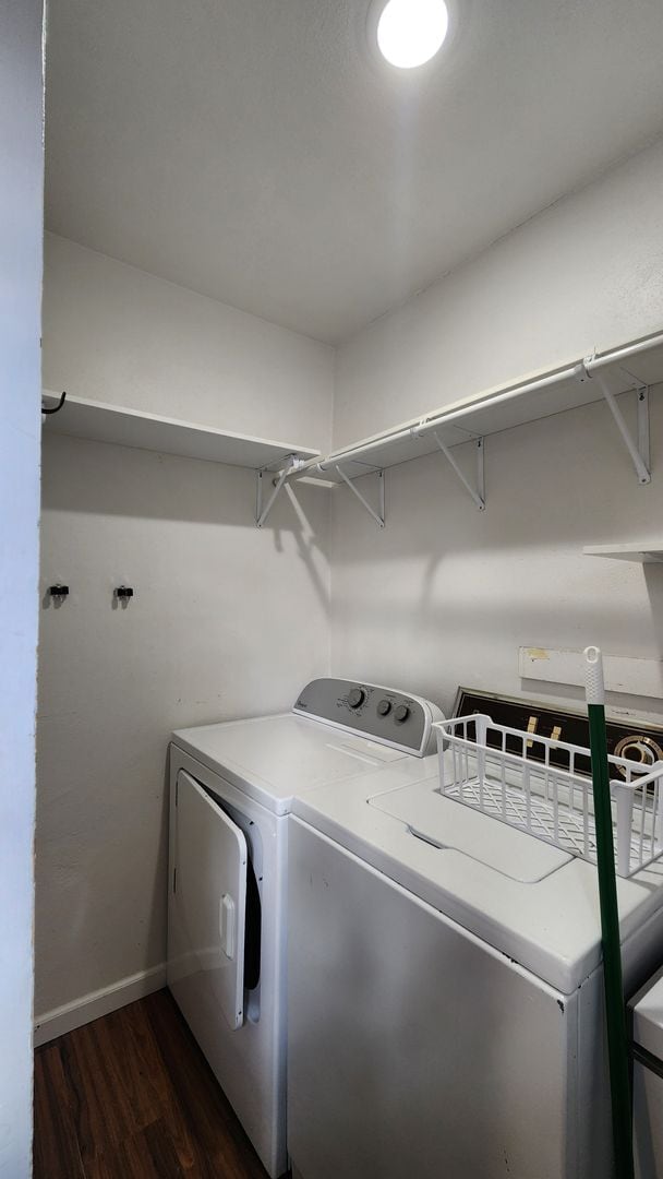 Building Photo - Adorable Duplex Near Washington Park